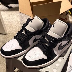 Black and White Air Jordan 1 Low w9.5/m8